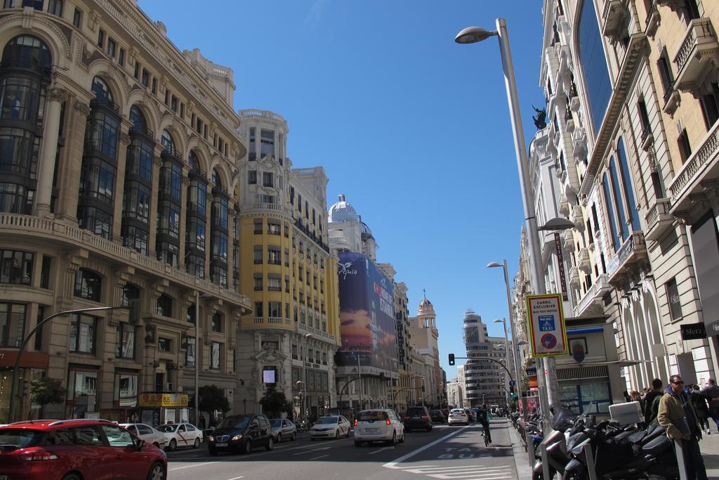 Gran Via Sol Valverde Parking Gratis Madrid Eksteriør billede